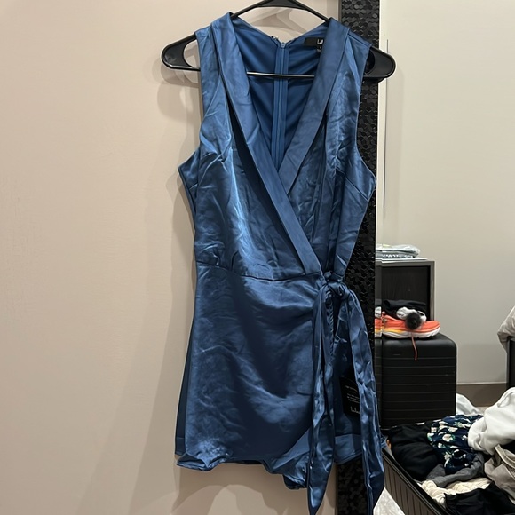 Lulu’s Chic Influence Blue Satin Collared Sleeveless Skort Romper - Picture 4 of 7